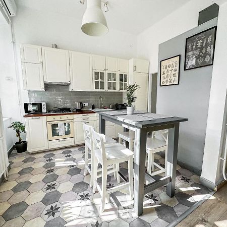 Dob Duplex Apartment بودابست المظهر الخارجي الصورة