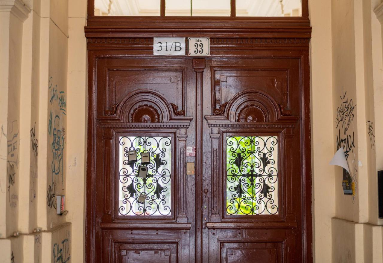 Dob Duplex Apartment بودابست المظهر الخارجي الصورة